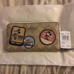 Coach Minnie Mouse khaki accordion zip wallet
